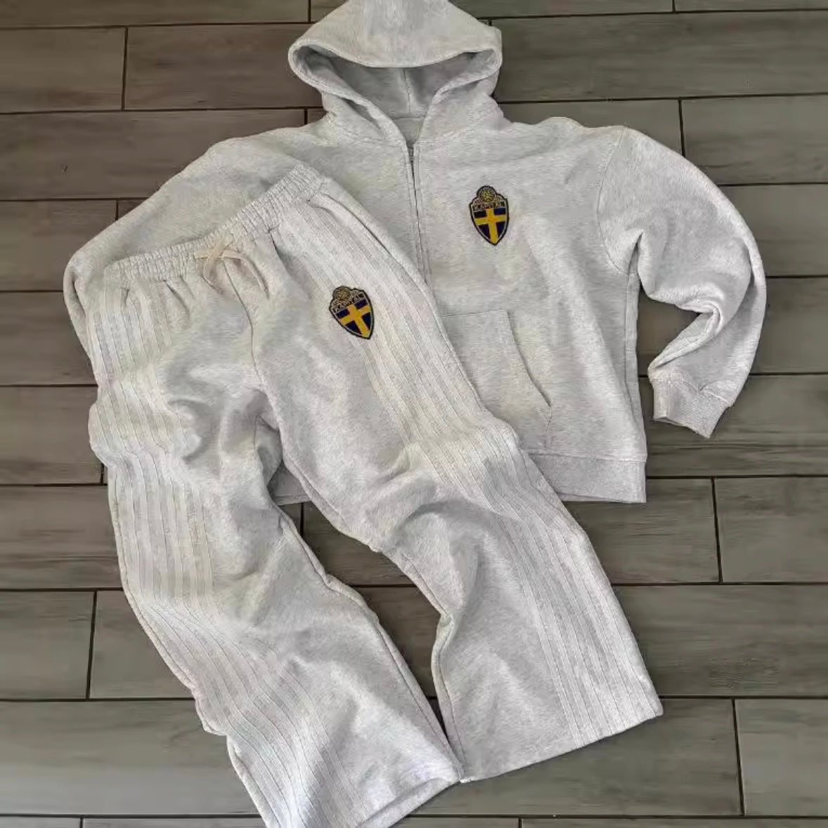 Viral Unisex Sweden Tracksuit