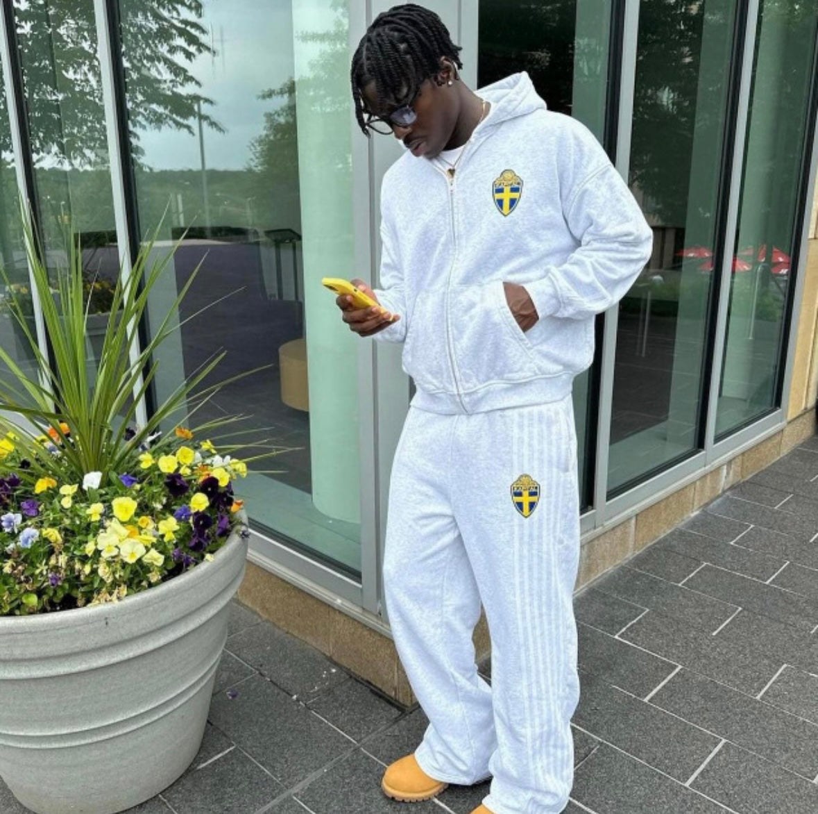 Viral Unisex Sweden Tracksuit